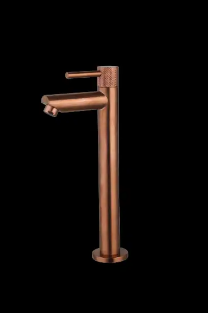 Moderne copper badkamerkraan met strak design en hoge functionaliteit | Badkamershop.nl.