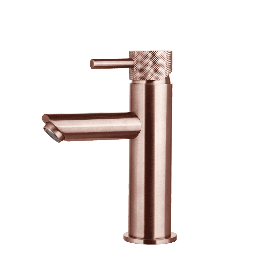 Vernikkende badkamerkraan in rose goud met modern ontwerp en comfortabel gebruik. Ideaal voor een luxe badkamersetting en badkamer renovatie.