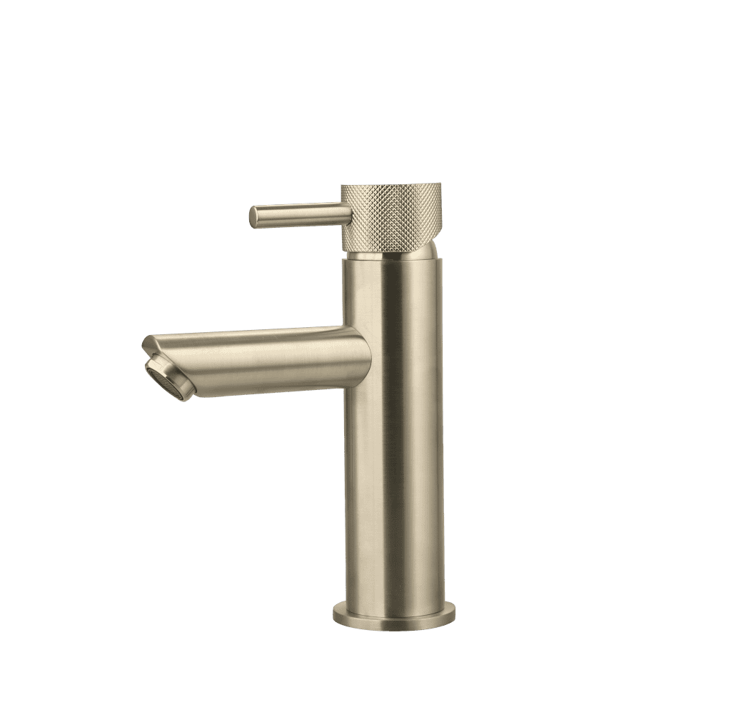 Minimalistische keukenkraan in mat nikkel met strak design en duurzame constructie. Perfect voor moderne keukens en badkamers, biedt optimale functionaliteit en stijl.